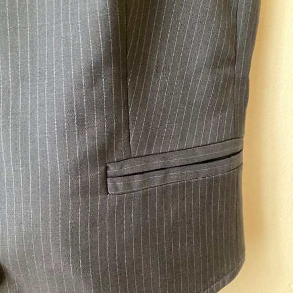 On-Trend J.Crew Women's Pinstriped Suite Vest - Picture 3 of 9